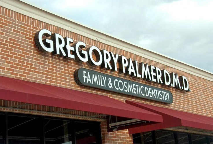 Palmer Dental Group of Houston Family & Cosmeitc Dentistry sign on building